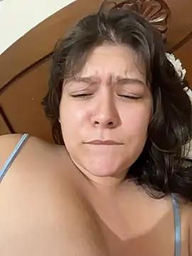 Snapshot of dahianna17 chatting on January 2026 04:17:01 AM dahianna17 online show from January 2026 04:17:01 AM