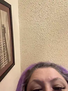 Snapshot of BigMfLuther chatting on April 2026 06:03:01 AM BigMfLuther online show from April 2026 06:03:01 AM