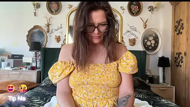 Snapshot of _Melia_ chatting on June 2026 04:08:02 PM Melia online show from June 2026 04:08:02 PM