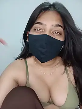 Snapshot of Snehabeauti chatting on May 2026 06:03:02 PM Snehabeauti online show from May 2026 06:03:02 PM