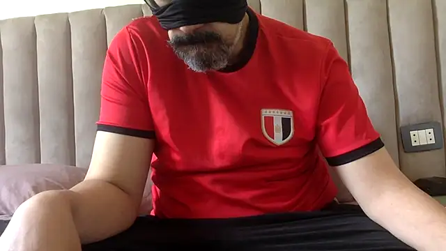 Snapshot of CaiBull chatting on June 2026 01:39:02 PM CaiBull online show from June 2026 01:39:02 PM