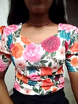 Snapshot of Naina_04 chatting on September 2025 04:50:01 AM Naina 04 online show from September 2025 04:50:01 AM