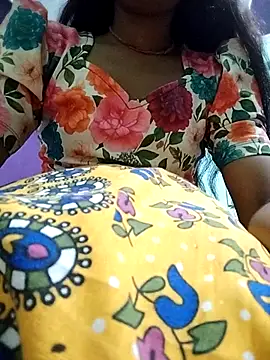 Snapshot of Naina_04 chatting on October 2025 05:43:02 PM Naina 04 online show from October 2025 05:43:02 PM