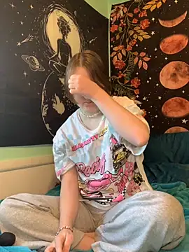 angelbliss10100 online show from December 2025 03:32:02 PM