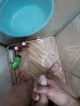 Snapshot of Pio185 chatting on November 2025 08:09:01 PM Pio185 online show from November 2025 08:09:01 PM