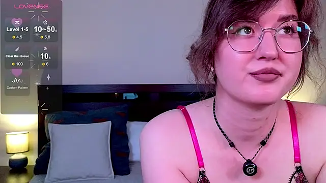 Snapshot of _AlexaFlowers_ chatting on June 2026 09:30:01 AM AlexaFlowers online show from June 2026 09:30:01 AM