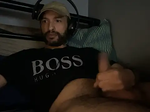 Snapshot of majorb121 chatting on November 2025 08:21:02 PM majorb121 online show from November 2025 08:21:02 PM