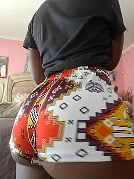 Snapshot of RoyaltyClit chatting on October 2025 08:07:01 AM RoyaltyClit online show from October 2025 08:07:01 AM