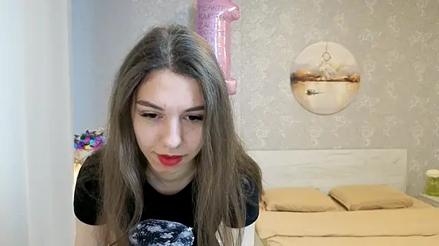 Snapshot of KellyShines chatting on June 2026 09:25:02 AM KellyShines online show from June 2026 09:25:02 AM