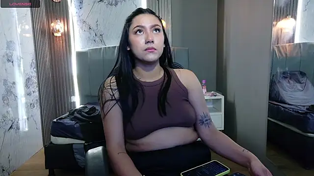 Megara 25 online show from September 2025 01:25:02 PM