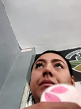 Megara 25 online show from October 2025 02:51:02 PM