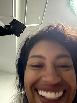 AmberMoss1 online show from December 2025 10:46:02 AM