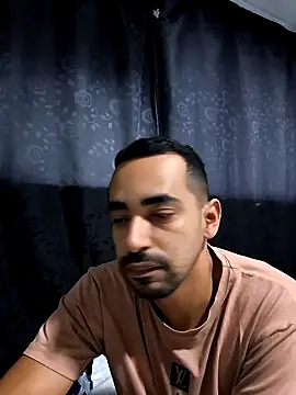 stivenlujan69 online show from December 2025 11:01:02 PM