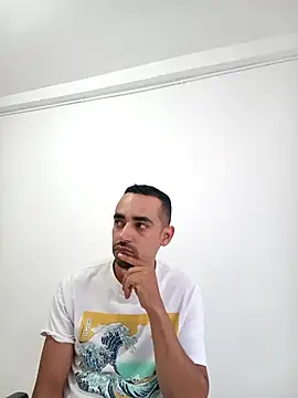 stivenlujan69 online show from April 2026 09:18:02 PM