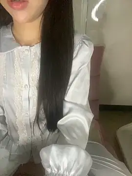 Snapshot of RubyBerry chatting on October 2025 06:43:01 AM RubyBerry online show from October 2025 06:43:01 AM