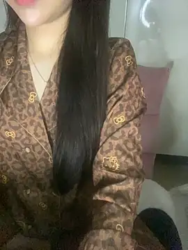 Snapshot of RubyBerry chatting on November 2025 07:08:02 AM RubyBerry online show from November 2025 07:08:02 AM