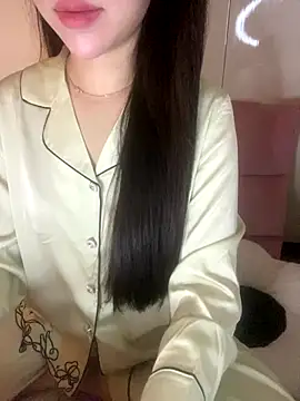 Snapshot of RubyBerry chatting on November 2025 05:40:02 AM RubyBerry online show from November 2025 05:40:02 AM