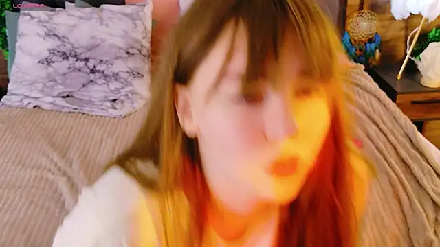 Snapshot of Moon__Bunny chatting on May 2026 03:30:02 PM Moon Bunny online show from May 2026 03:30:02 PM