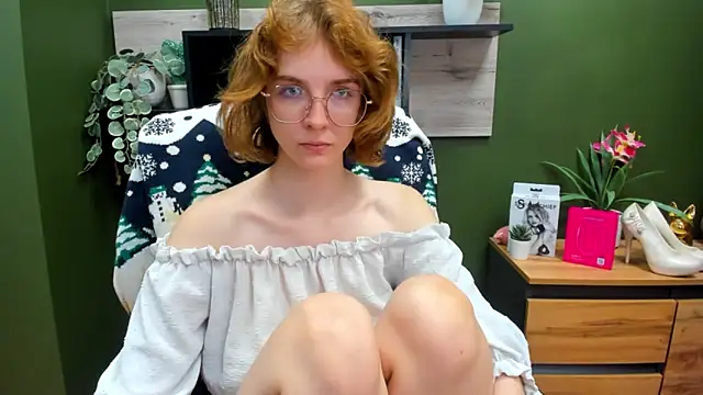 juicyPenny online show from October 2025 07:34:02 AM