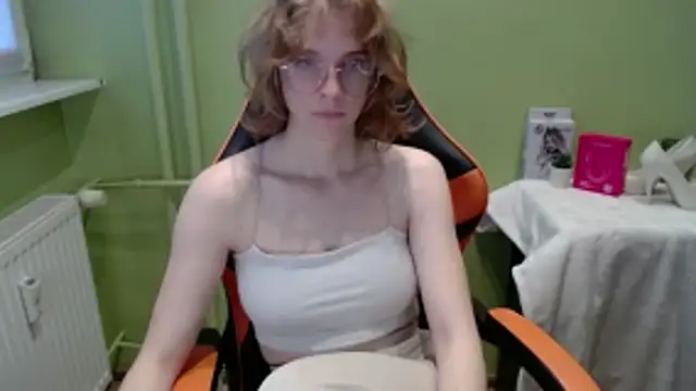 juicyPenny online show from November 2025 07:57:01 AM