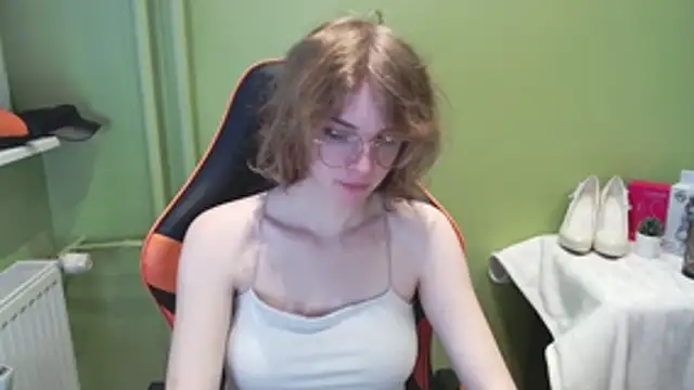 juicyPenny online show from November 2025 07:30:01 AM