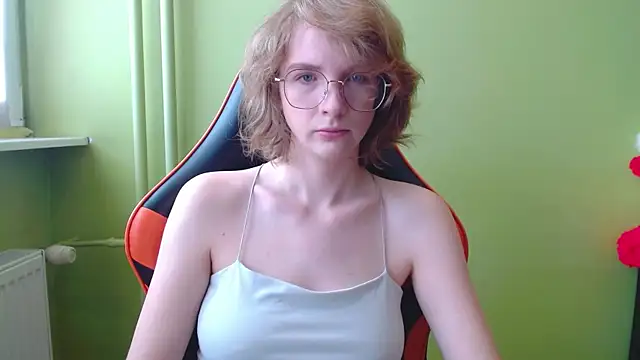 Snapshot of juicyPenny chatting on April 2026 06:29:02 AM juicyPenny online show from April 2026 06:29:02 AM