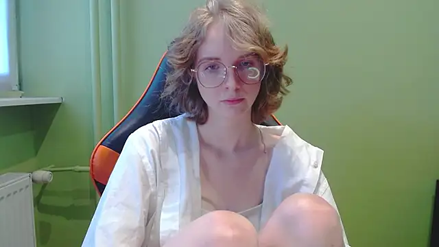 Snapshot of juicyPenny chatting on May 2026 06:33:01 AM juicyPenny online show from May 2026 06:33:01 AM