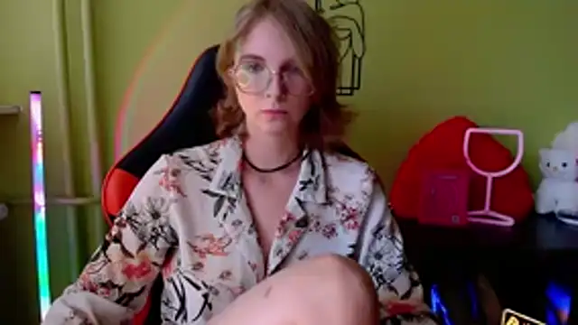 Snapshot of juicyPenny chatting on June 2026 04:40:02 PM juicyPenny online show from June 2026 04:40:02 PM