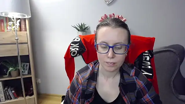 Snapshot of sweetxLizzy chatting on April 2026 06:19:01 AM sweetxLizzy online show from April 2026 06:19:01 AM