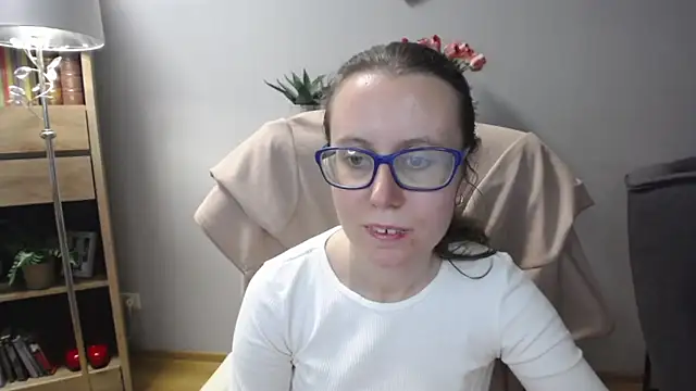 Snapshot of sweetxLizzy chatting on April 2026 04:49:02 AM sweetxLizzy online show from April 2026 04:49:02 AM