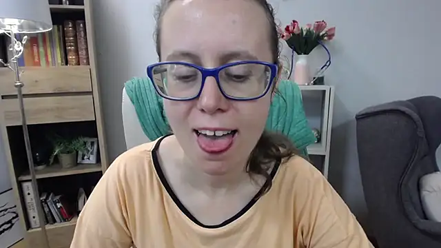 Snapshot of sweetxLizzy chatting on May 2026 04:30:02 AM sweetxLizzy online show from May 2026 04:30:02 AM