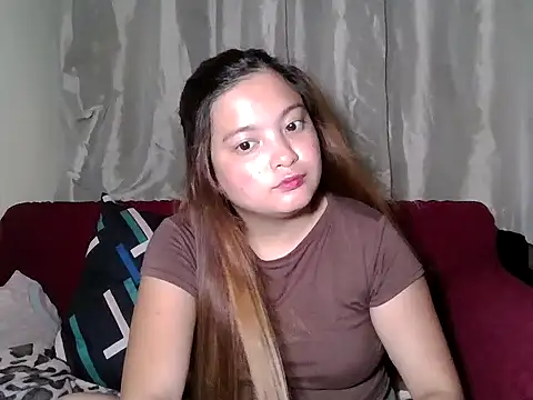 Snapshot of gwenn_2025 chatting on March 2026 03:01:01 PM gwenn 2025 online show from March 2026 03:01:01 PM