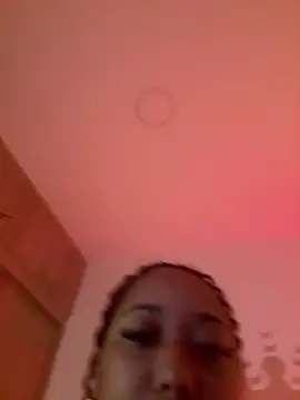 Snapshot of _Zahara_ chatting on May 2026 11:02:01 PM Zahara online show from May 2026 11:02:01 PM