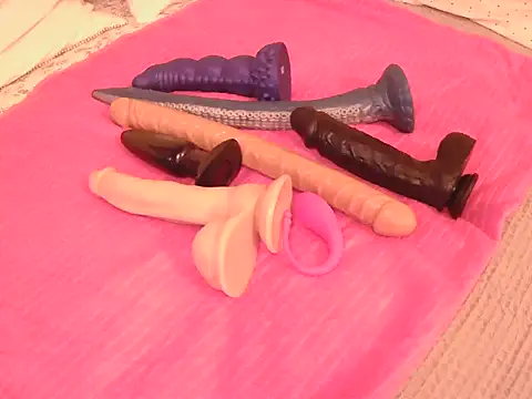 kimTgirl online show from January 2026 12:10:02 PM