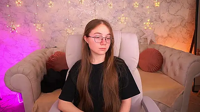 ArrinaWairr online show from February 2026 09:25:02 AM