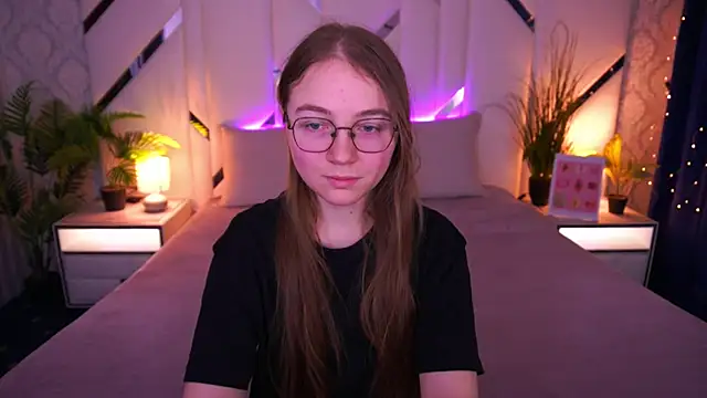 ArrinaWairr online show from February 2026 08:52:02 AM