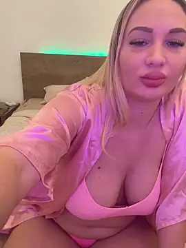 NellyExtraa online show from November 2025 01:01:02 PM