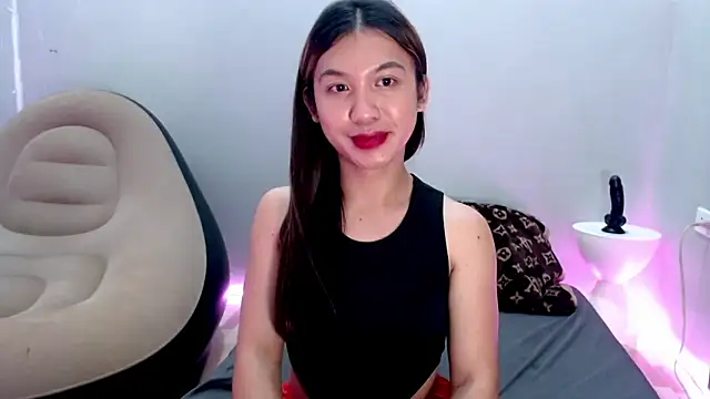 LucyApalla online show from September 2025 12:20:01 PM