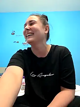 Snapshot of SaraViss20 chatting on February 2026 08:43:01 PM SaraViss20 online show from February 2026 08:43:01 PM