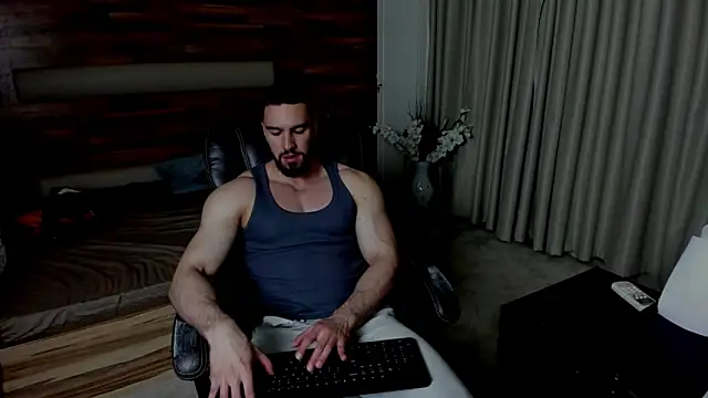 Snapshot of IvanHydee chatting on April 2026 04:37:01 AM IvanHydee online show from April 2026 04:37:01 AM