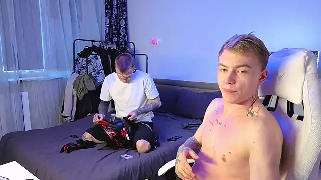 Snapshot of callmealexthx chatting on April 2026 12:32:02 PM callmealexthx online show from April 2026 12:32:02 PM