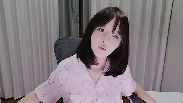 EnEn xiaobao online show from September 2025 03:45:01 PM