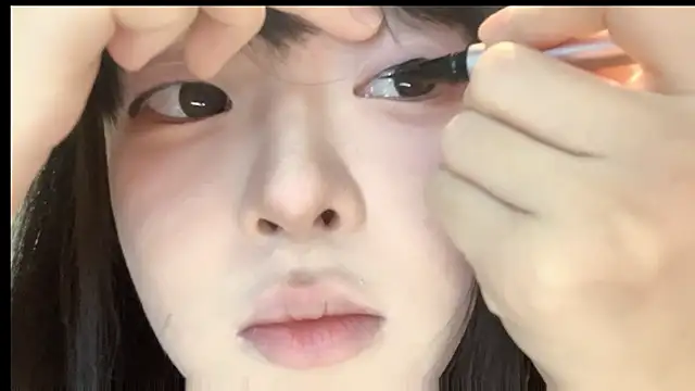 EnEn xiaobao online show from November 2025 03:56:02 PM