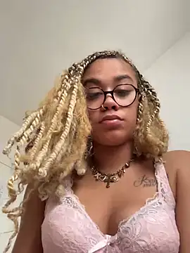 Snapshot of sexentrevoisin chatting on March 2026 01:51:03 PM sexentrevoisin online show from March 2026 01:51:03 PM