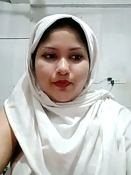 Snapshot of Nusrat-N chatting on April 2026 04:34:01 PM Nusrat-N online show from April 2026 04:34:01 PM
