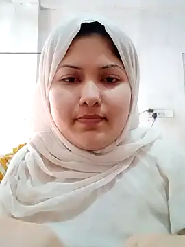 Snapshot of Nusrat-N chatting on June 2026 08:13:02 AM Nusrat-N online show from June 2026 08:13:02 AM