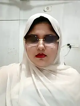 Snapshot of Nusrat-N chatting on June 2026 10:09:01 AM Nusrat-N online show from June 2026 10:09:01 AM