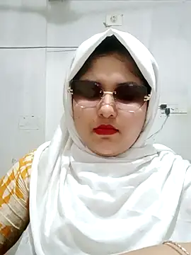 Snapshot of Nusrat-N chatting on June 2026 10:23:01 AM Nusrat-N online show from June 2026 10:23:01 AM