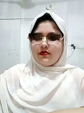 Snapshot of Nusrat-N chatting on June 2026 03:29:01 PM Nusrat-N online show from June 2026 03:29:01 PM