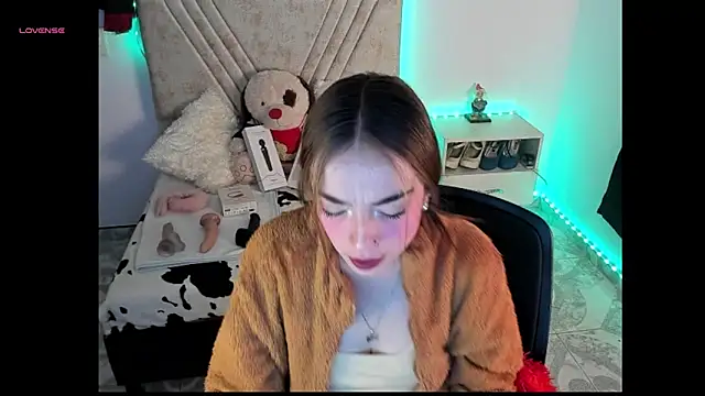 Mia Victoria22 online show from April 2026 02:28:01 AM